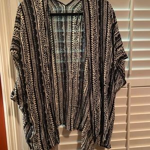 Karlie kimono/cardi. One size (but probably a M/L)